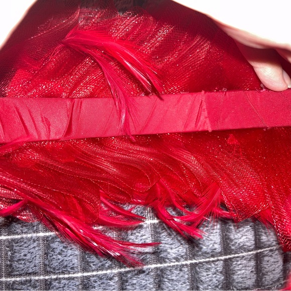 VTG Fascinator Deep Vibrant Red Burlesque Mesh & Feather Tea Derby Gala Wedding - Picture 5 of 7